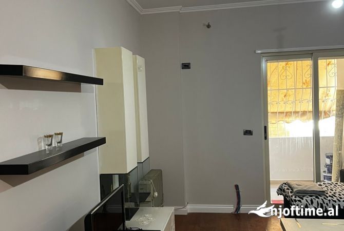 Shtepi me qera 1+1 ne Tirane - 45,000 Leke