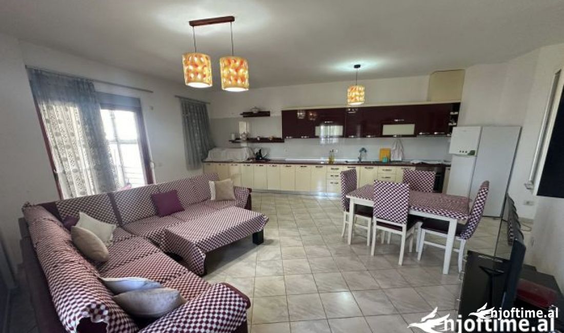 Shtepi me qera Apartament ne Tirane, 2+1, Mobilimi E mobiluar, Pagesa 500  Euro.