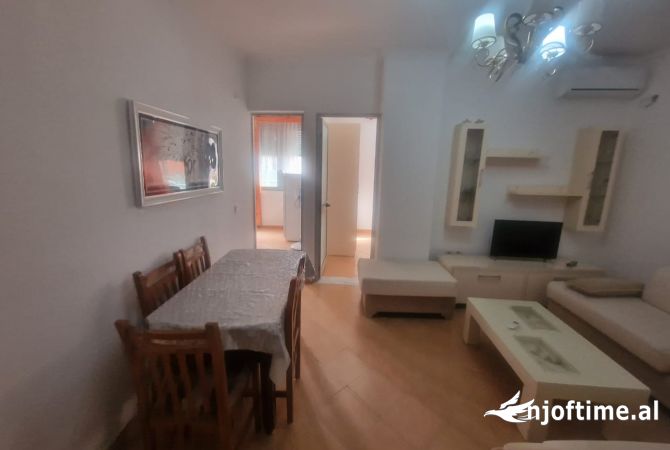 Shtepi me qera 2+1 ne Tirane - 400 Euro