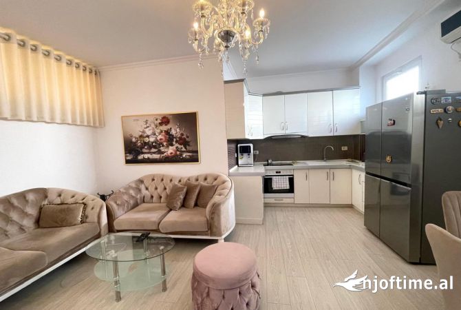 Shtepi ne shitje Apartament ne Tirane, 2+1, Mobilimi E mobiluar, Pagesa 110,000  Euro.