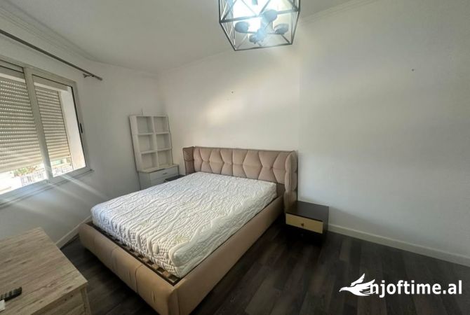 Shtepi ne shitje Apartament ne Tirane, 3+1, Mobilimi E mobiluar, Pagesa 138,000  Euro.