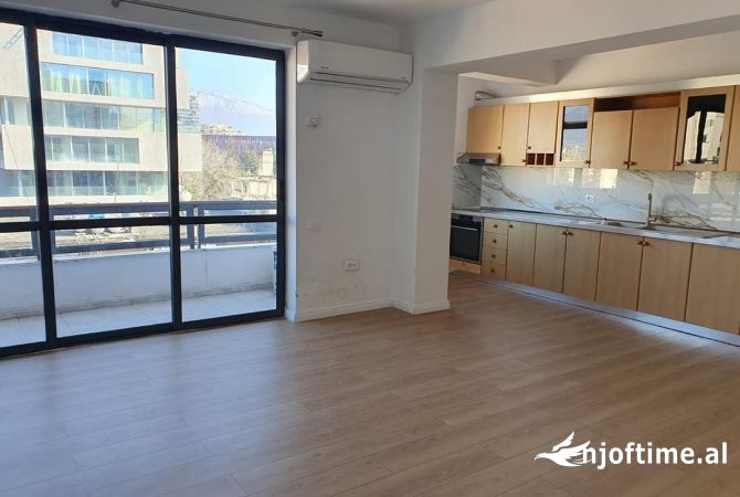 Ambient biznesi me qera 3+1 ne Tirane - 800 Euro