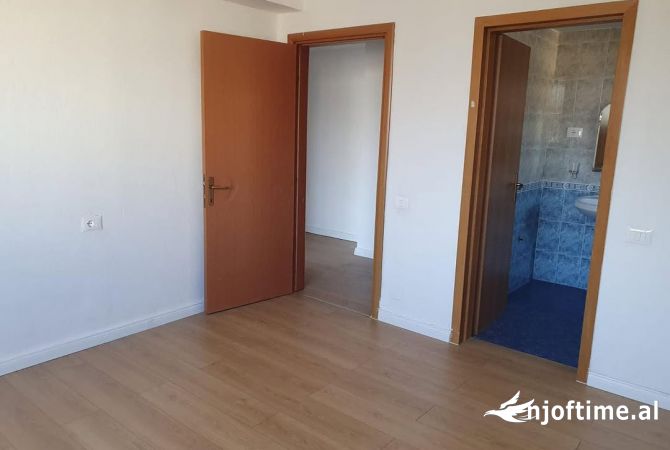 Ofrojme per qera apartament 2+1+2, 130 m2 prane Bllokut‼️