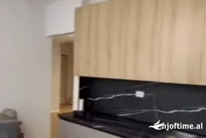 Shtepi ne shitje Apartament ne Tirane, 1+1, Mobilimi E mobiluar, Pagesa 88,000  Euro.