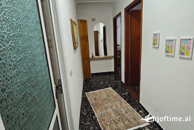 Shtepi me qera Apartament ne Tirane, 1+1, Mobilimi E mobiluar, Pagesa 550  Euro.