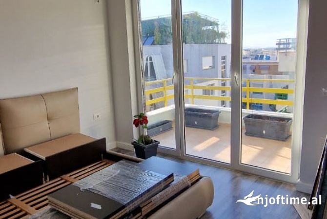 Shtepi ne shitje Apartament ne Tirane, 2+1, Mobilimi E mobiluar, Pagesa 250,000  Euro.