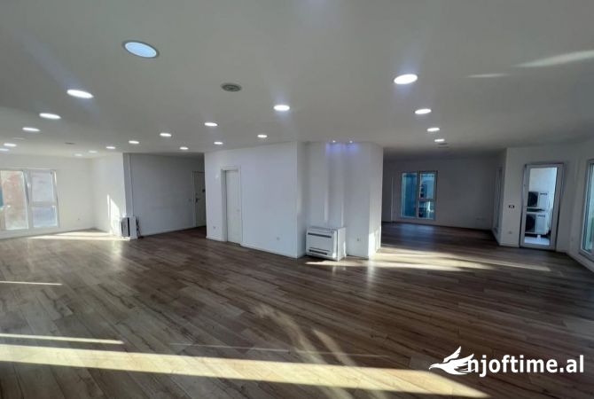 Ambient biznesi me qera 1+1 ne Tirane - 2,300 Euro