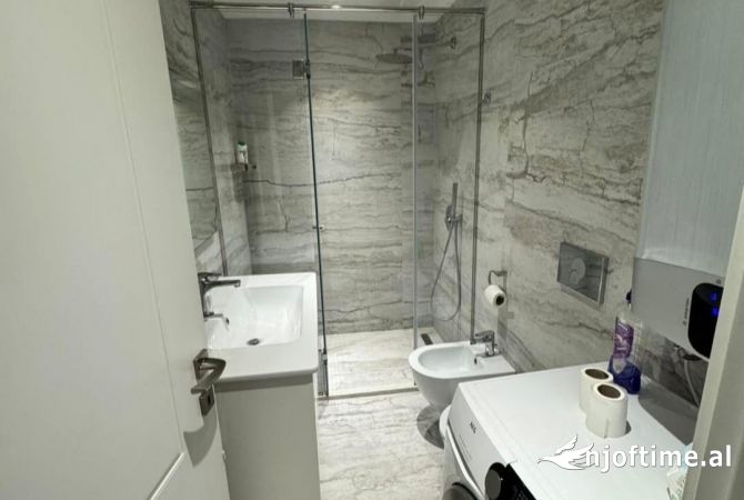 Shtepi me qera Apartament ne Tirane, 2+1, Mobilimi E mobiluar, Pagesa 1,250  Euro.