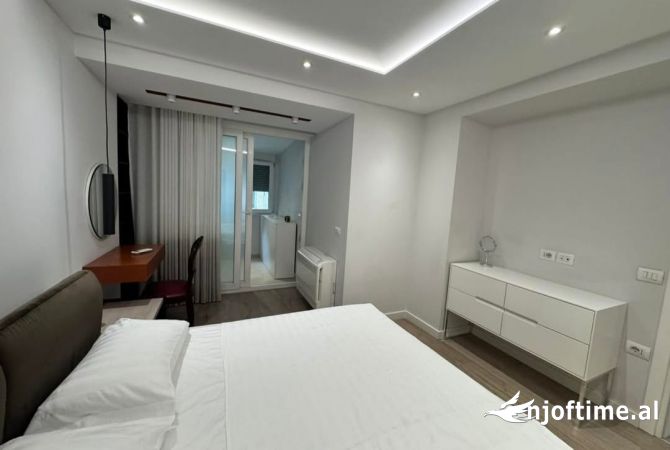 Shtepi me qera Apartament ne Tirane, 2+1, Mobilimi E mobiluar, Pagesa 1,250  Euro.