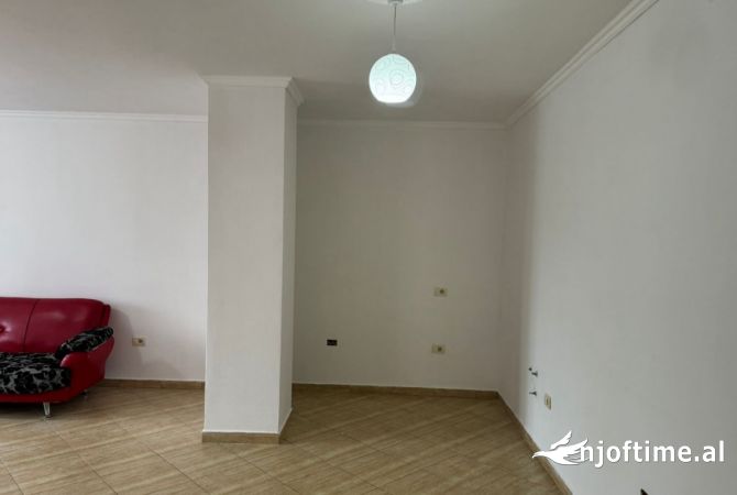 Shtepi ne shitje 1+1 ne Tirane - 93,000 Euro