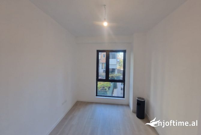 Jepet me qera apartament 2+1+2 tualete ne rrugen "Besim Imami" ne te dale te Myslym Shyrit.
