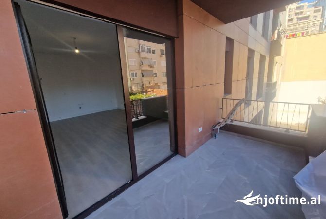 Jepet me qera apartament 2+1+2 tualete ne rrugen "Besim Imami" ne te dale te Myslym Shyrit.