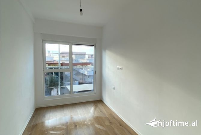 Shtepi me qera Apartament ne Tirane, 2+1, Mobilimi Bosh, pa mobiluar, Pagesa 50,000  Leke.