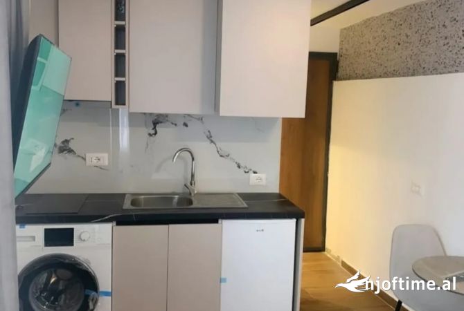 Shtepi ne shitje Apartament ne Tirane, Garsoniere, Mobilimi E mobiluar, Pagesa 330,000  Euro.