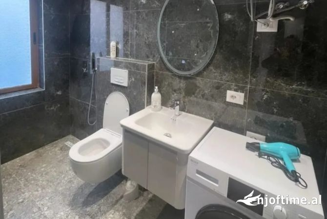 Shtepi ne shitje Apartament ne Tirane, Garsoniere, Mobilimi E mobiluar, Pagesa 330,000  Euro.