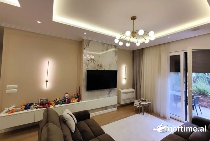 Shtepi ne shitje 2+1 ne Tirane - 330,000 Euro
