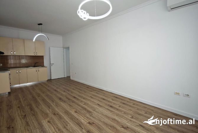 Shtepi ne shitje Apartament ne Tirane, 1+1, Mobilimi E mobiluar, Pagesa 99,000  Euro.