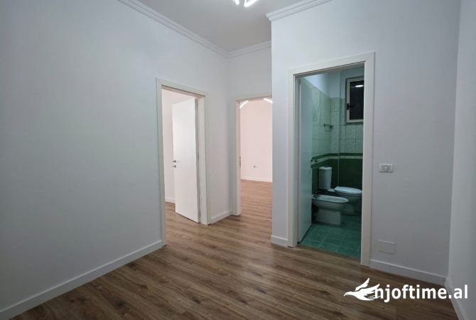 Shtepi ne shitje Apartament ne Tirane, 1+1, Mobilimi E mobiluar, Pagesa 99,000  Euro.