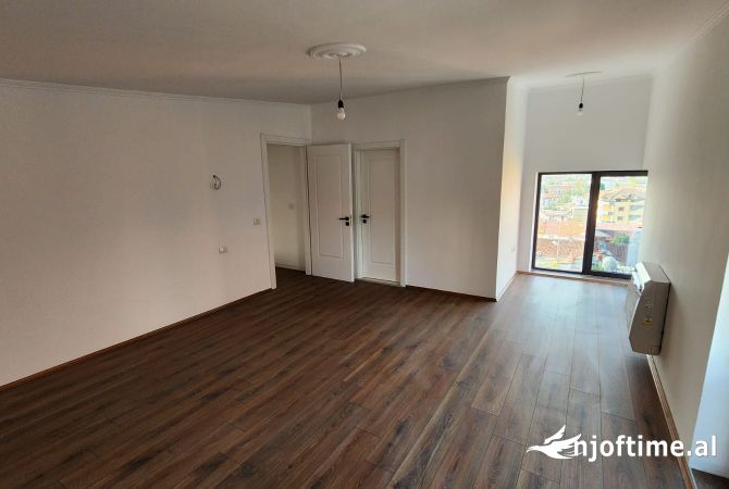 Shtepi ne shitje 3+1 ne Tirane - 270,000 Euro