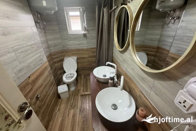Shtepi ne shitje Apartament ne Tirane, 2+1, Mobilimi E mobiluar, Pagesa 175,000  Euro.