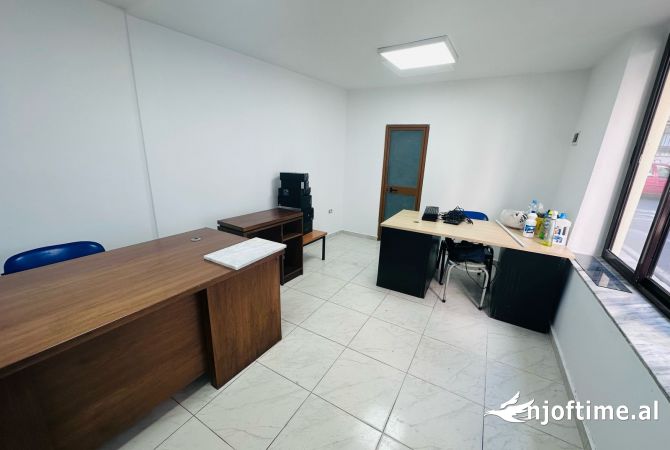 Ambient biznesi me qera 3+1 ne Tirane - 500 Euro