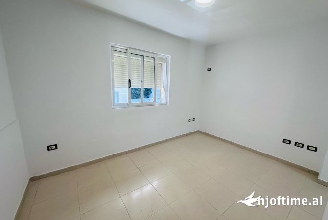 Ambient biznesi me qera 3+1 ne Tirane - 500 Euro