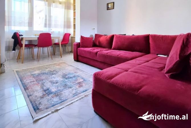 Shtepi ne shitje Apartament ne Tirane, 1+1, Mobilimi E mobiluar, Pagesa 79,000  Euro.