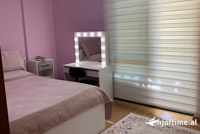 Shtepi me qera Apartament ne Tirane, 2+1, Mobilimi E mobiluar, Pagesa 850  Euro.