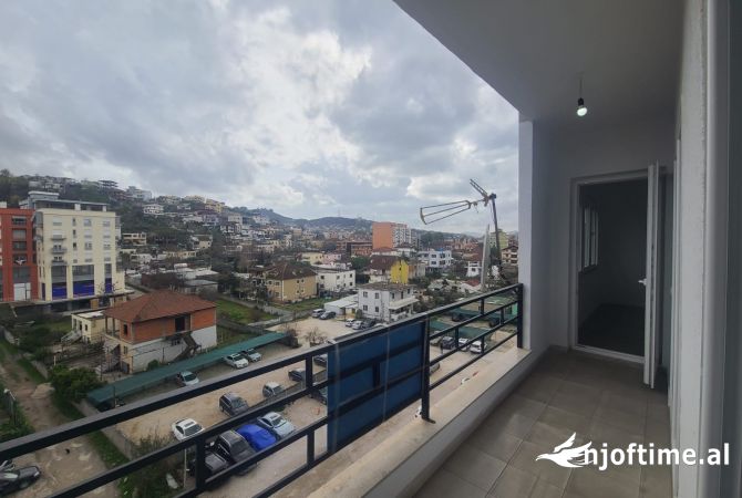 Shtepi ne shitje Apartament ne Tirane, 2+1, Mobilimi Bosh, pa mobiluar, Pagesa 140,000  Euro.