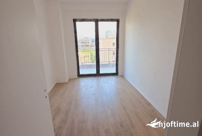 Shtepi ne shitje Apartament ne Tirane, 2+1, Mobilimi Bosh, pa mobiluar, Pagesa 246,000  Euro.