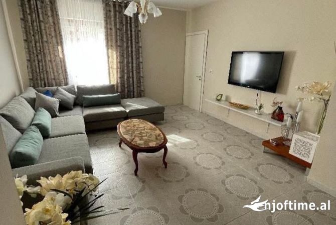 Shtepi me qera 2+1 ne Tirane - 85,000 Leke