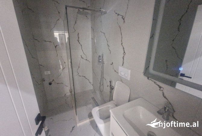 Shtepi ne shitje Apartament ne Tirane, 1+1, Mobilimi Bosh, pa mobiluar, Pagesa 115,000  Euro.