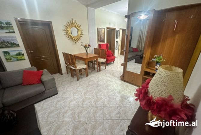 Shtepi me qera 3+1 ne Tirane - 800 Euro