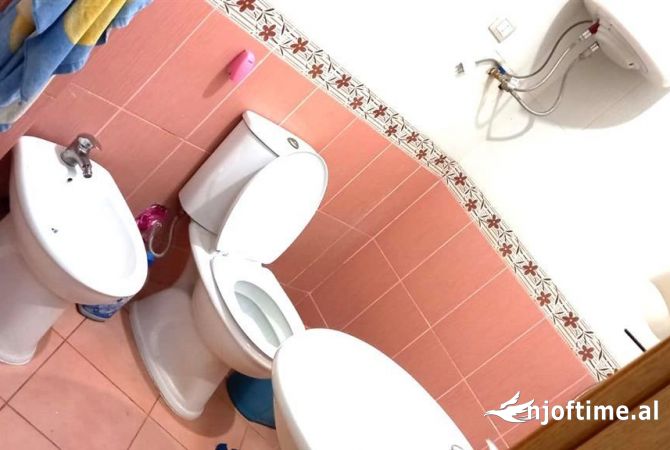 Shtepi me qera Apartament ne Tirane, 2+1, Mobilimi E mobiluar, Pagesa 50,000  Leke.