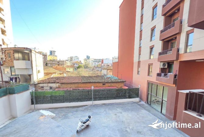 AMBIENTE ME QERA - MYSLYM SHYRI