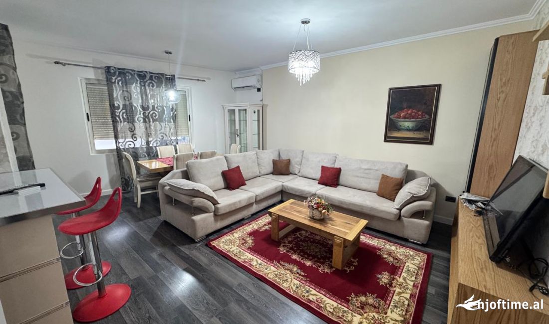 Shtepi ne shitje Apartament ne Tirane, 3+1, Mobilimi E mobiluar, Pagesa 138,000  Euro.