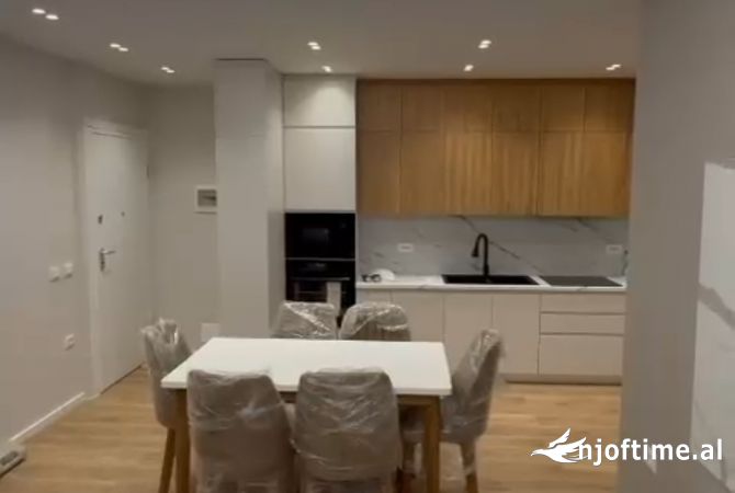 Shtepi me qera 2+1 ne Tirane - 800 Euro