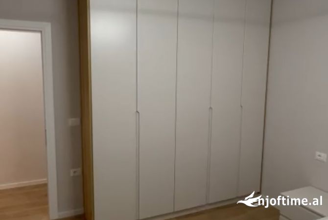 Shtepi me qera Apartament ne Tirane, 2+1, Mobilimi E mobiluar, Pagesa 800  Euro.