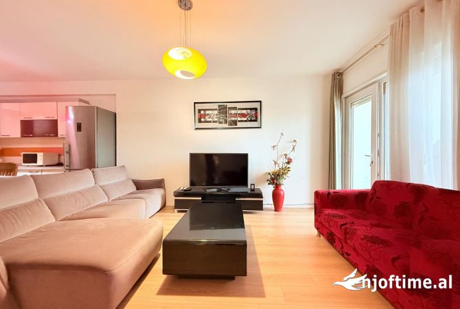 Shtepi me qera 2+1 ne Tirane - 65,000 Leke