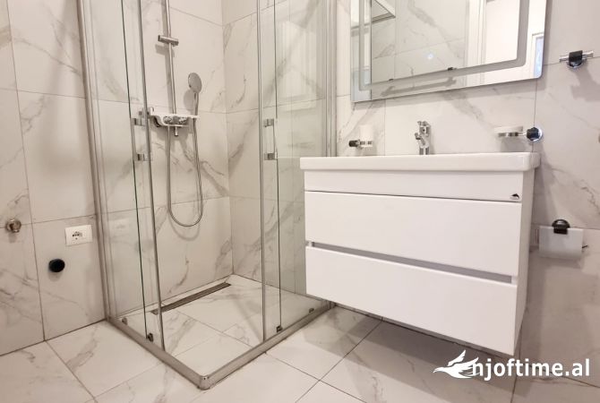 Shtepi ne shitje Apartament ne Tirane, 2+1, Mobilimi Bosh, pa mobiluar, Pagesa 287,000  Euro.