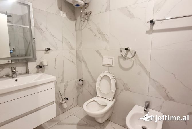 Shtepi ne shitje Apartament ne Tirane, 2+1, Mobilimi Bosh, pa mobiluar, Pagesa 287,000  Euro.