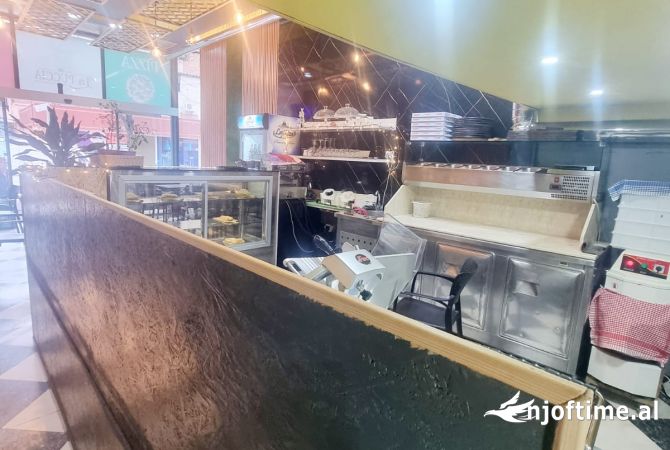 Shitet Dyqan ne rr.Frederik Shiroka prane supermarket Joenes!