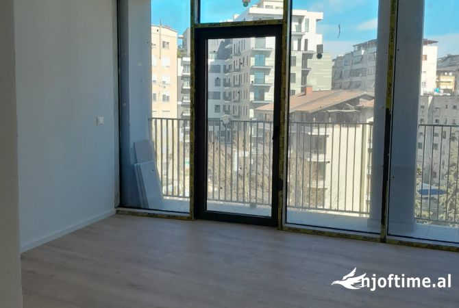 Ambient biznesi me qera 3+1 ne Tirane - 1,500 Euro