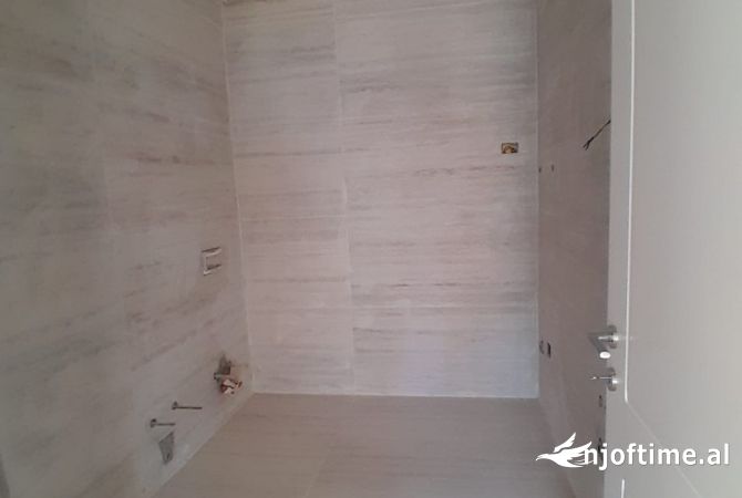 Jepet me Qera Ambient per zyra 📍 Rruga Kosovareve