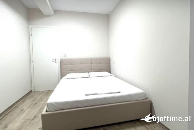 Shtepi ne shitje Apartament ne Tirane, 1+1, Mobilimi E mobiluar, Pagesa 135,000  Euro.