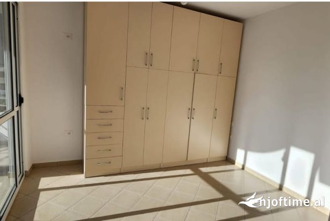 Shtepi ne shitje 1+1 ne Tirane - 84,000 Euro