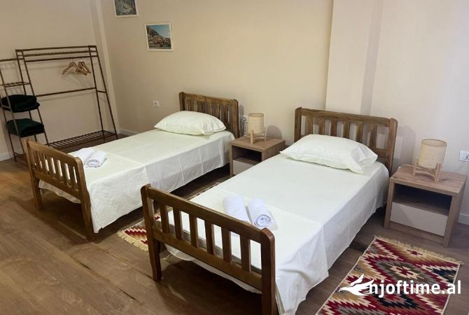 Shtepi me qera Apartament ne Tirane, 2+1, Mobilimi E mobiluar, Pagesa 700  Euro.