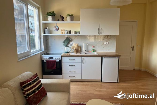 Shtepi me qera 2+1 ne Tirane - 700 Euro