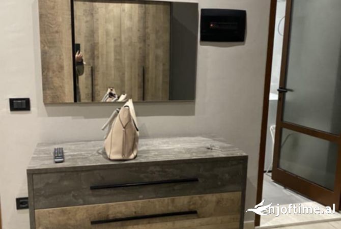 Shtepi me qera 1+1 ne Tirane - 400 Euro