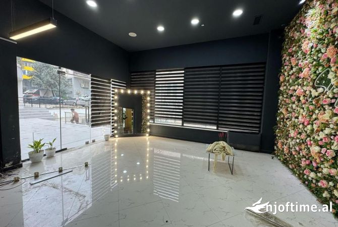 Ambient biznesi me qera 1+1 ne Tirane - 1,400 Euro